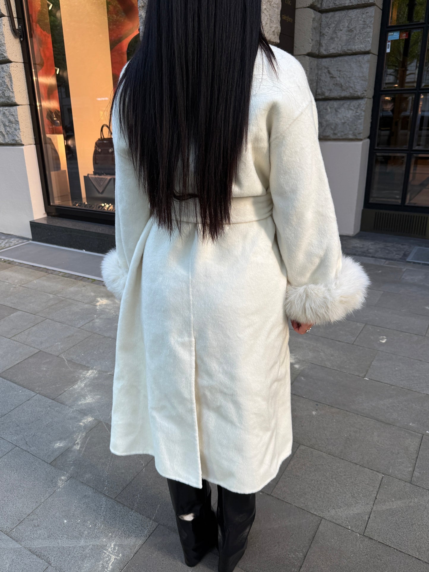 Cappotto lungo di lana con pelliccia