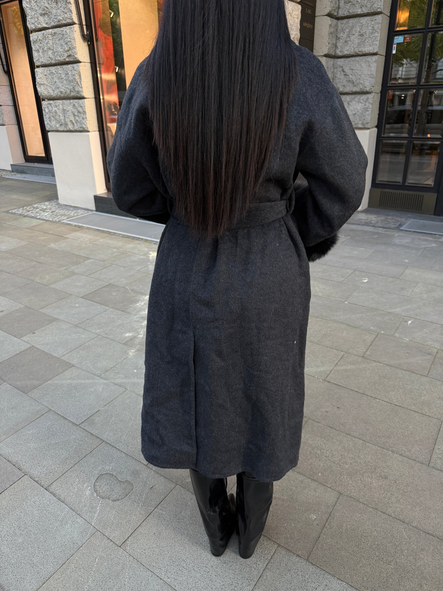 Cappotto lungo di lana con pelliccia