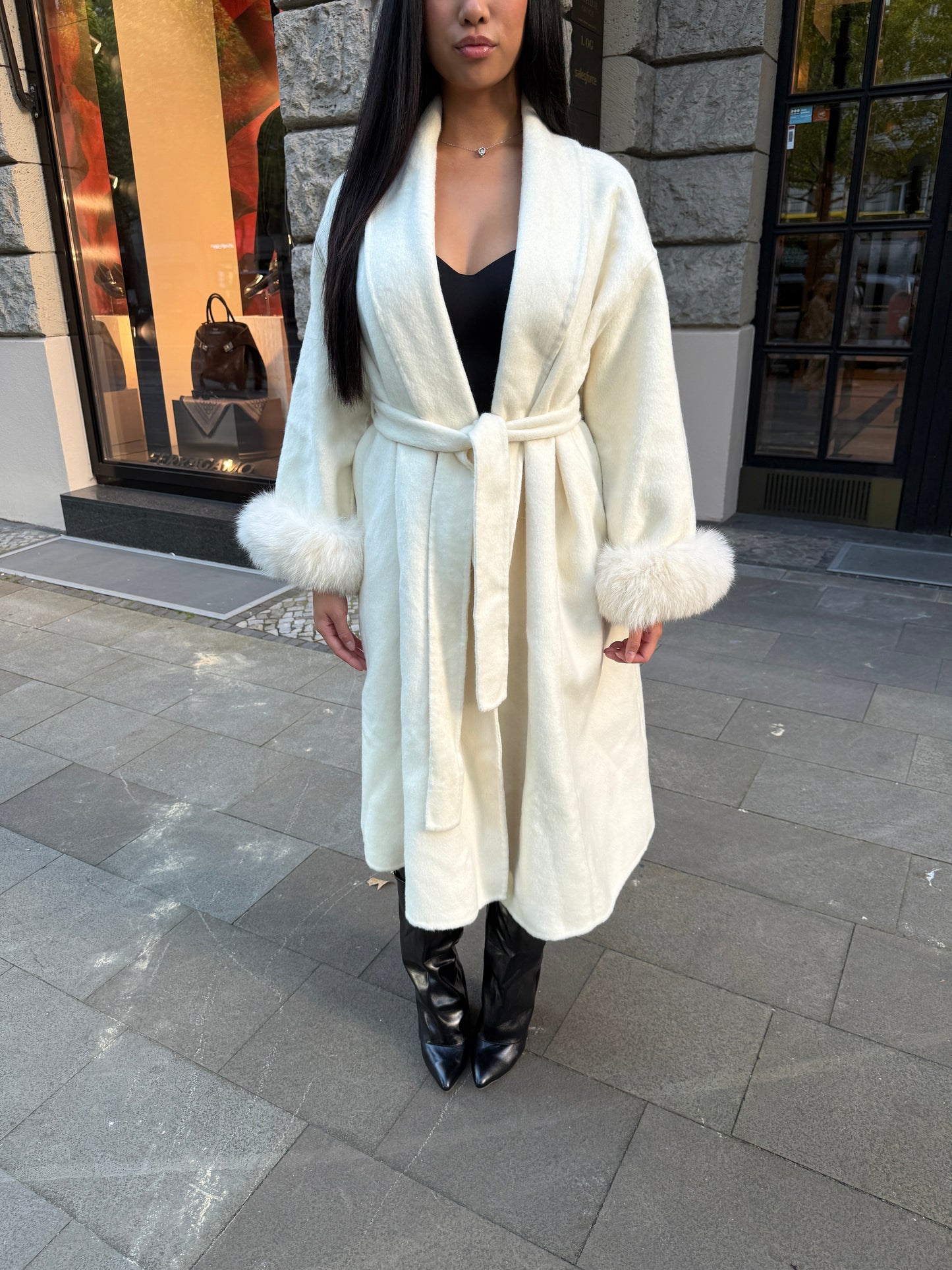 Cappotto lungo di lana con pelliccia