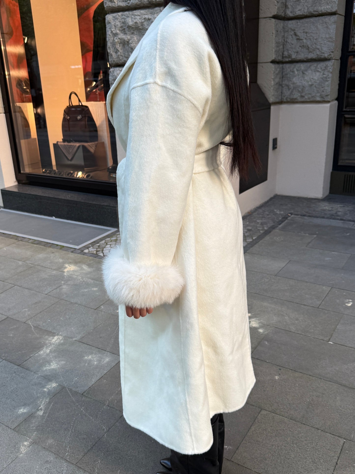 Cappotto lungo di lana con pelliccia