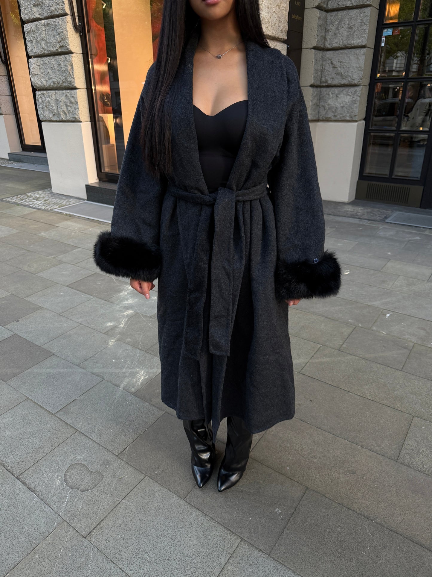 Cappotto lungo di lana con pelliccia