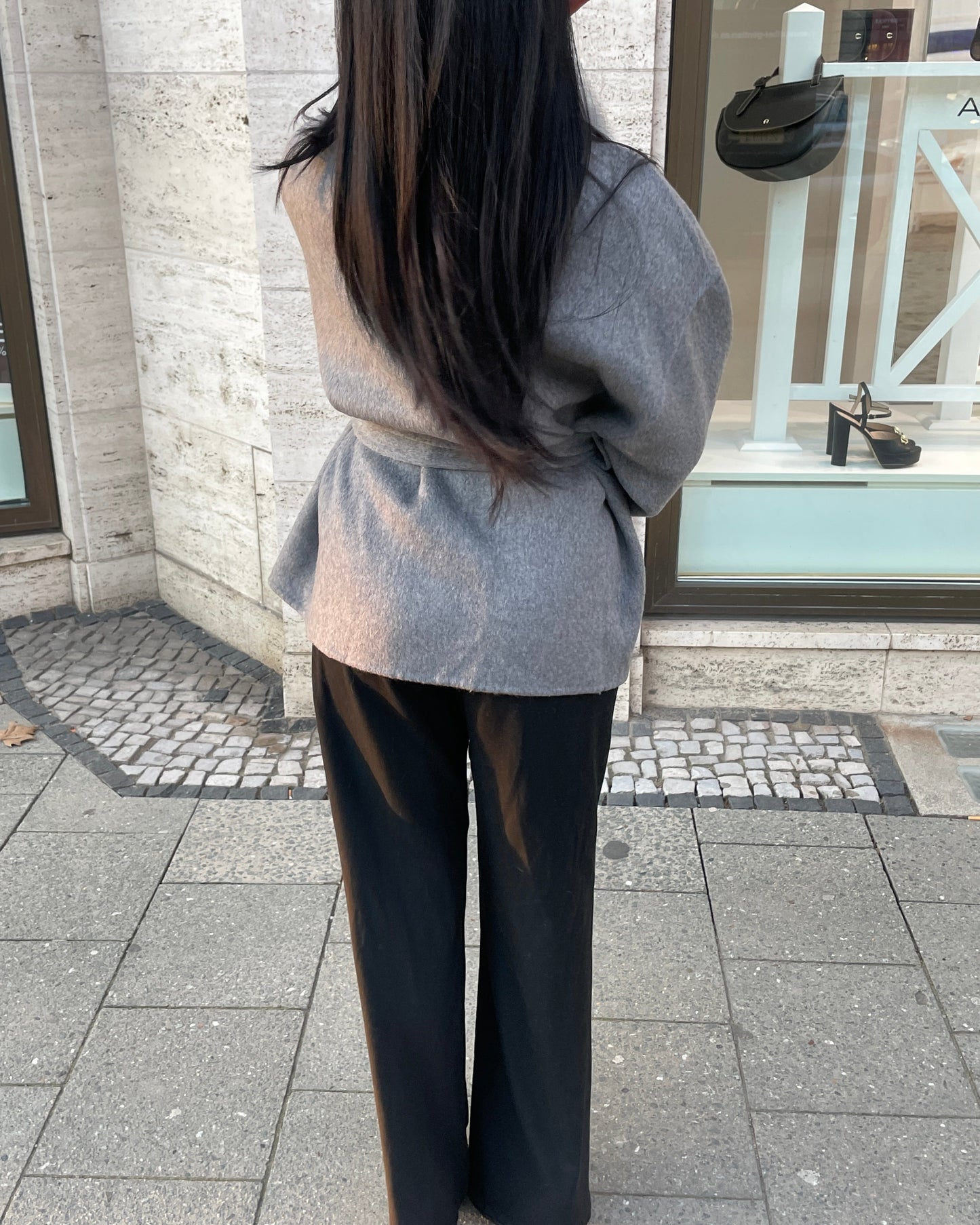 Cappotto corto in lana con rifiniture in pelliccia