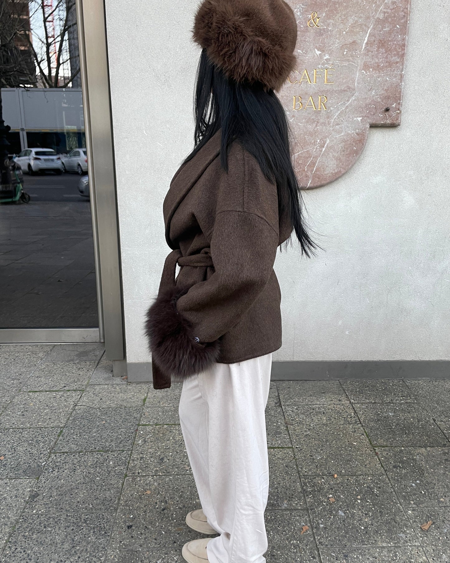 Cappotto corto in lana con rifiniture in pelliccia