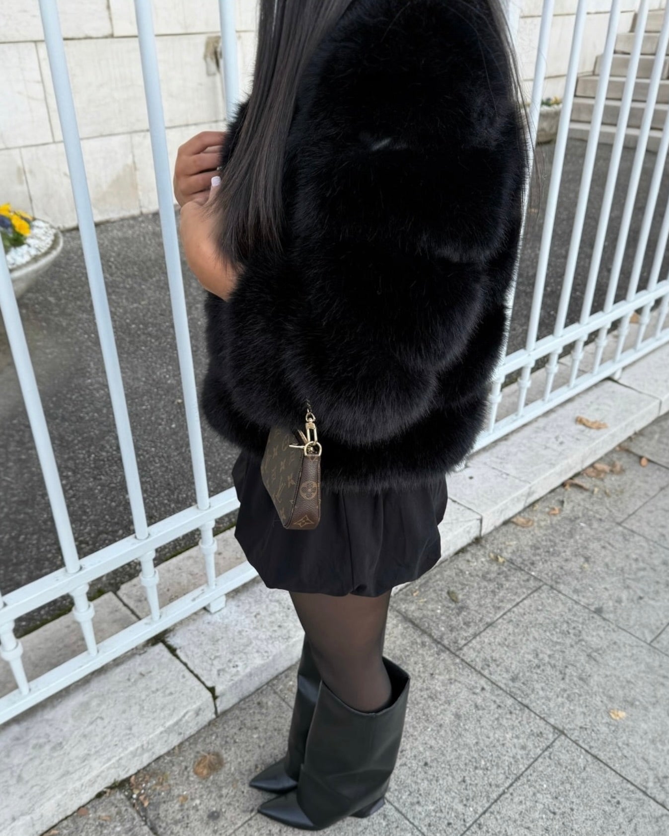 Cappotto di pelliccia sintetica nero