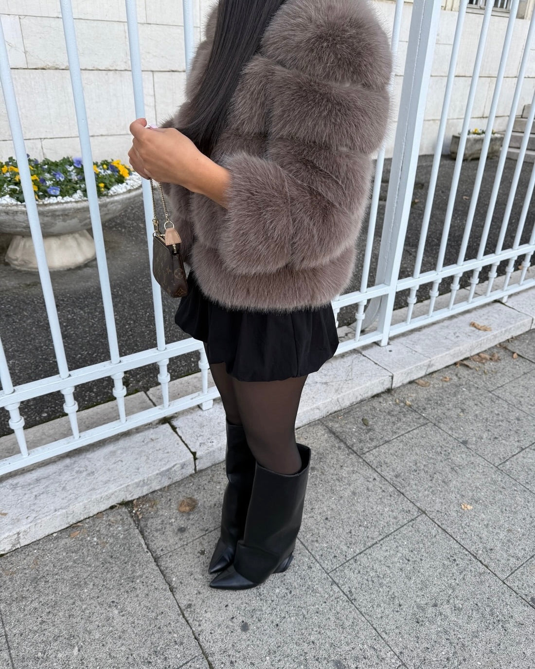 Cappotto di pelliccia sintetica grigio