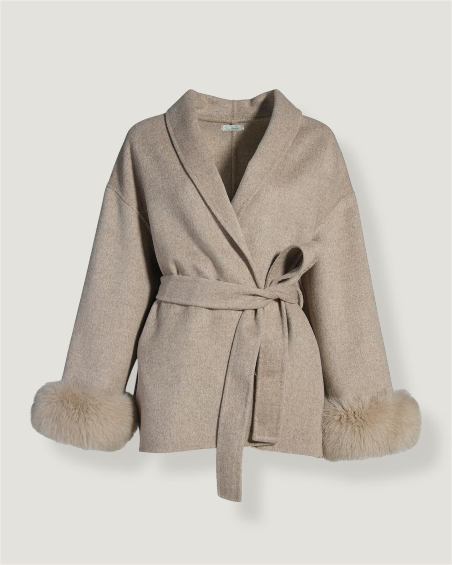 Cappotto corto in lana con rifiniture in pelliccia