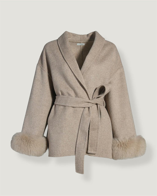 Cappotto corto in lana con rifiniture in pelliccia
