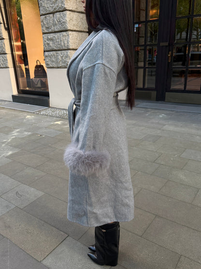 Cappotto lungo di lana con pelliccia