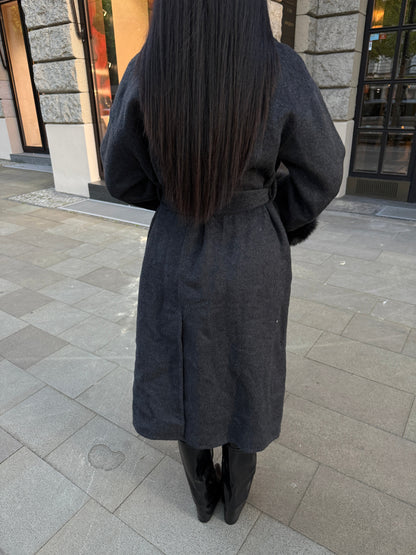 Cappotto lungo di lana con pelliccia